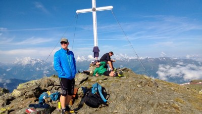 Red_Bull_X-Alps_2013_-_Team_RUS__At_the_peak.jpg